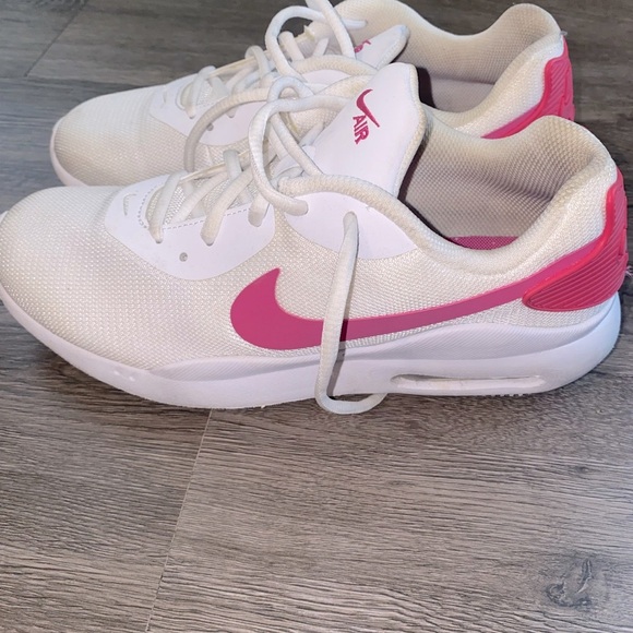 Nike Pink and White Women’s Sneakers | Size 8.5 - Picture 11 of 13